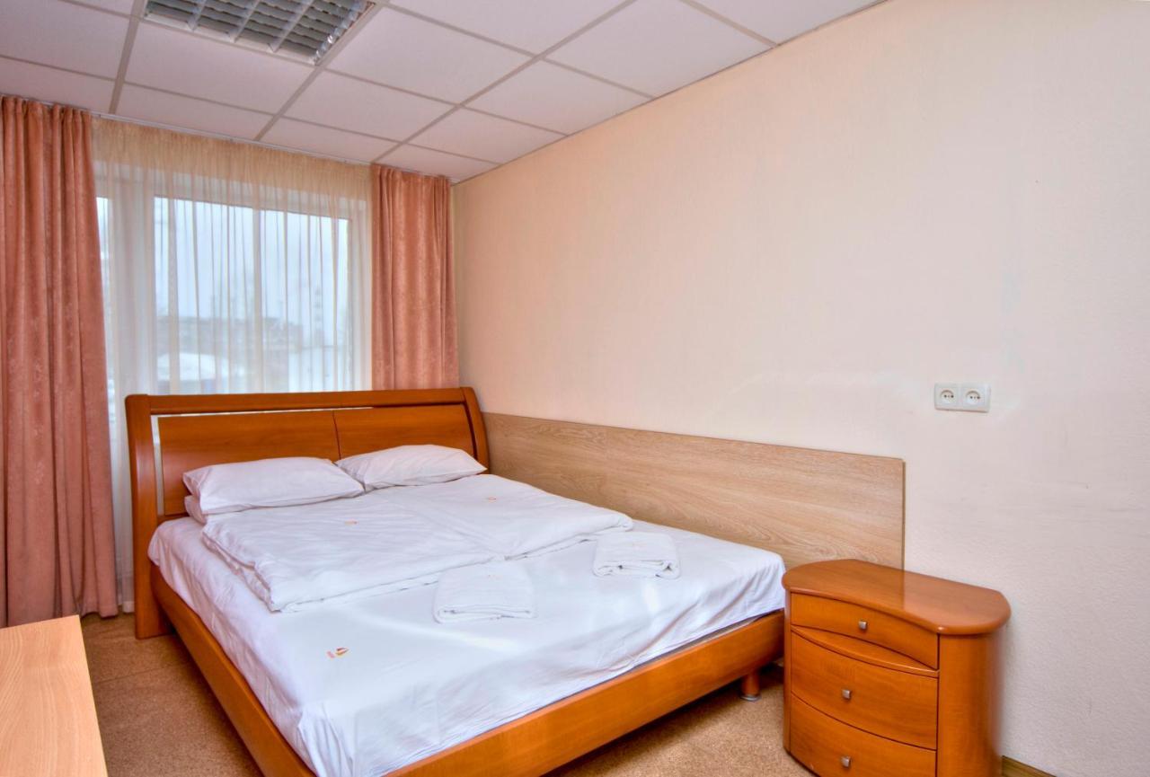 Hostel Podolski Plus Kiev Exteriör bild