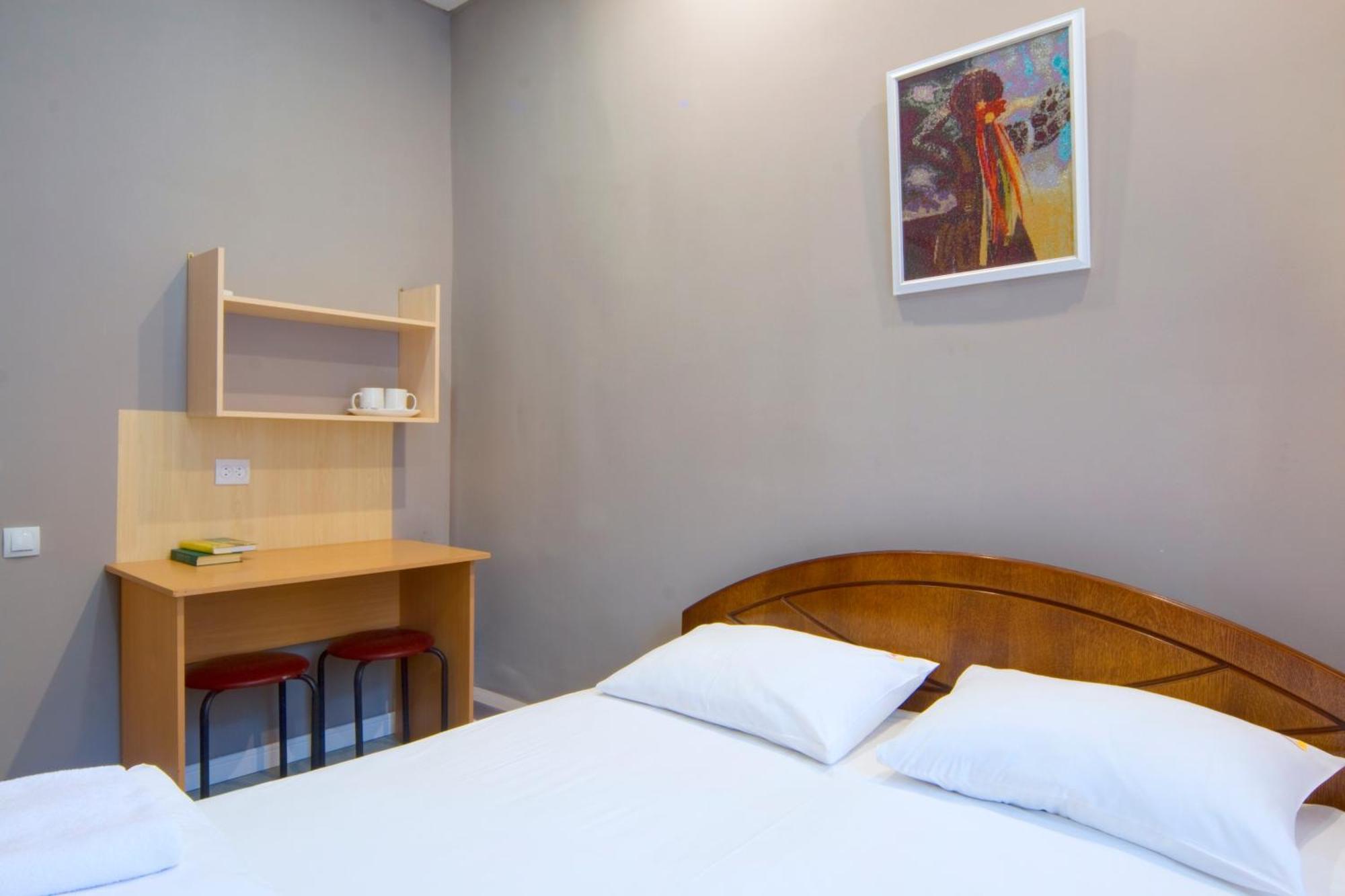 Hostel Podolski Plus Kiev Exteriör bild