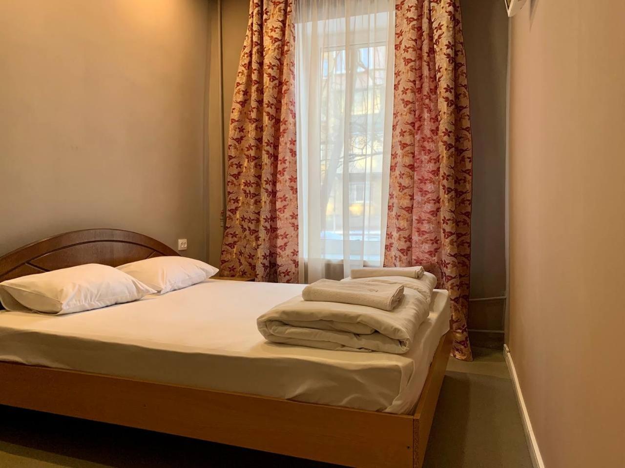Hostel Podolski Plus Kiev Exteriör bild