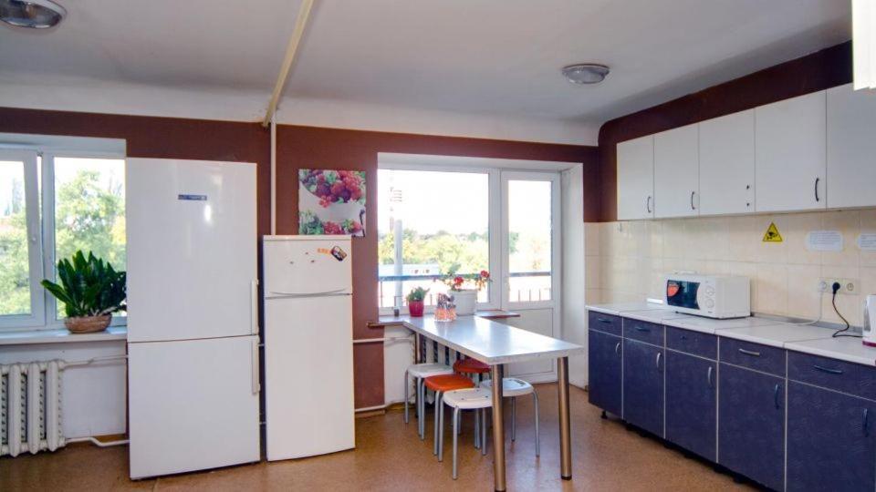 Hostel Podolski Plus Kiev Exteriör bild