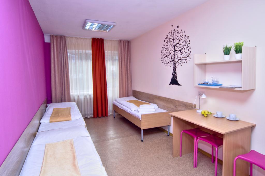 Hostel Podolski Plus Kiev Rum bild